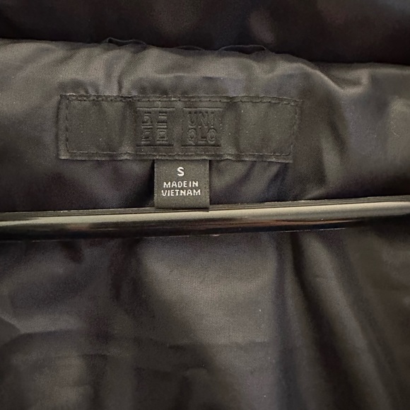 Uniqlo Puffer Vest - Picture 3 of 3